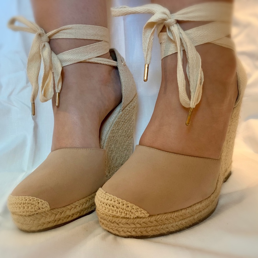 BLUSH Colored Wedges with Ankle Tie